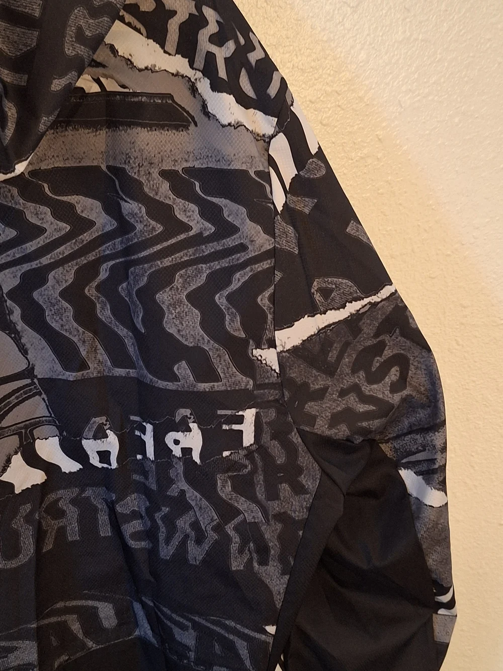 Adidas Own The Run ED9284 Men’s L Graphic Hooded Running Jacket Black Gray